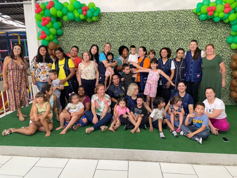 Alunos da escola CEDAE realizam confraternização para celebrar a nova fase no ensino fundamental